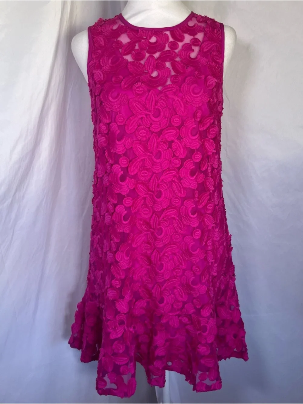 Trina Turk Floral Appliqué Lace Sleeveless Drop Waist Cocktail Dress Fuchsia 2 - Picture 2 of 9
